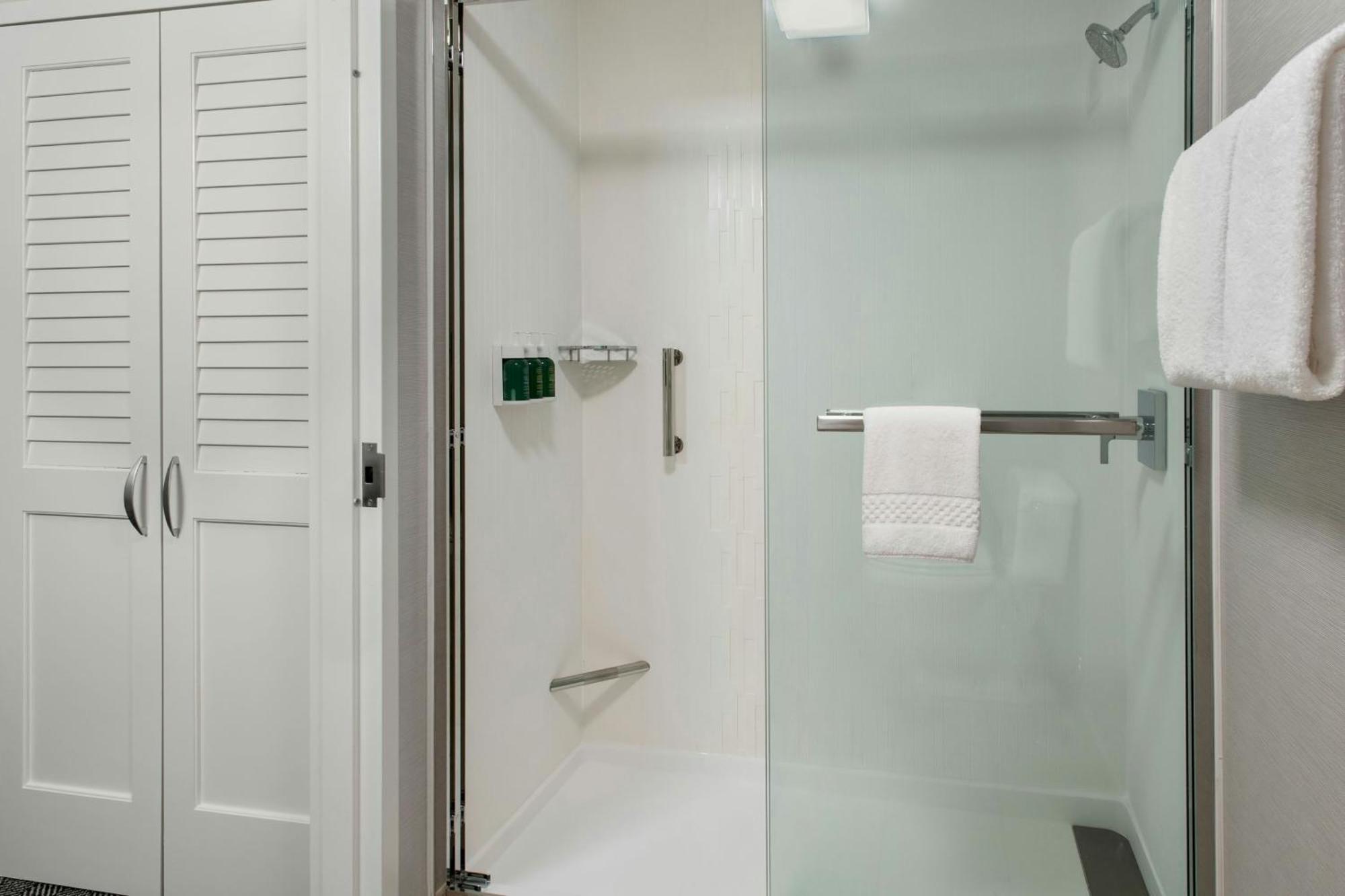 Courtyard By Marriott Silver Spring North/White Oak Extérieur photo