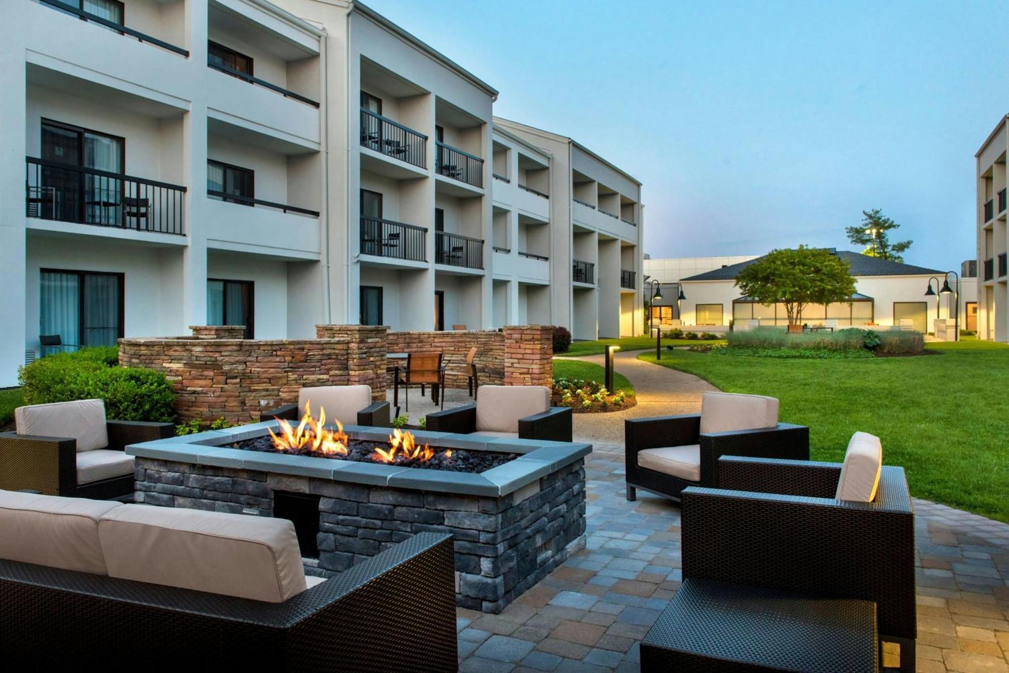 Courtyard By Marriott Silver Spring North/White Oak Extérieur photo